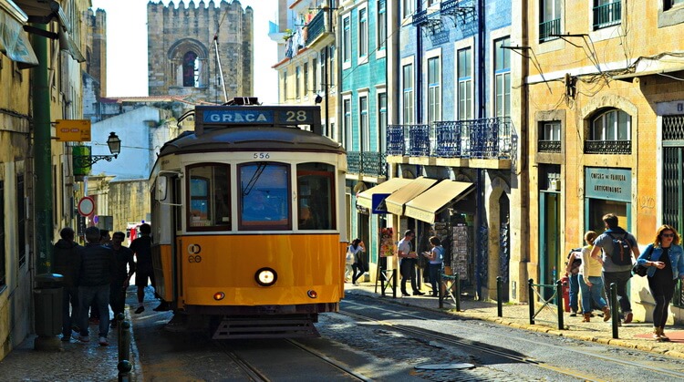 İzmir Çıkışlı Portekiz Turu