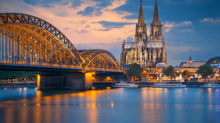 İzmir Çıkışlı Yılbaşı Amsterdam Köln Turu
